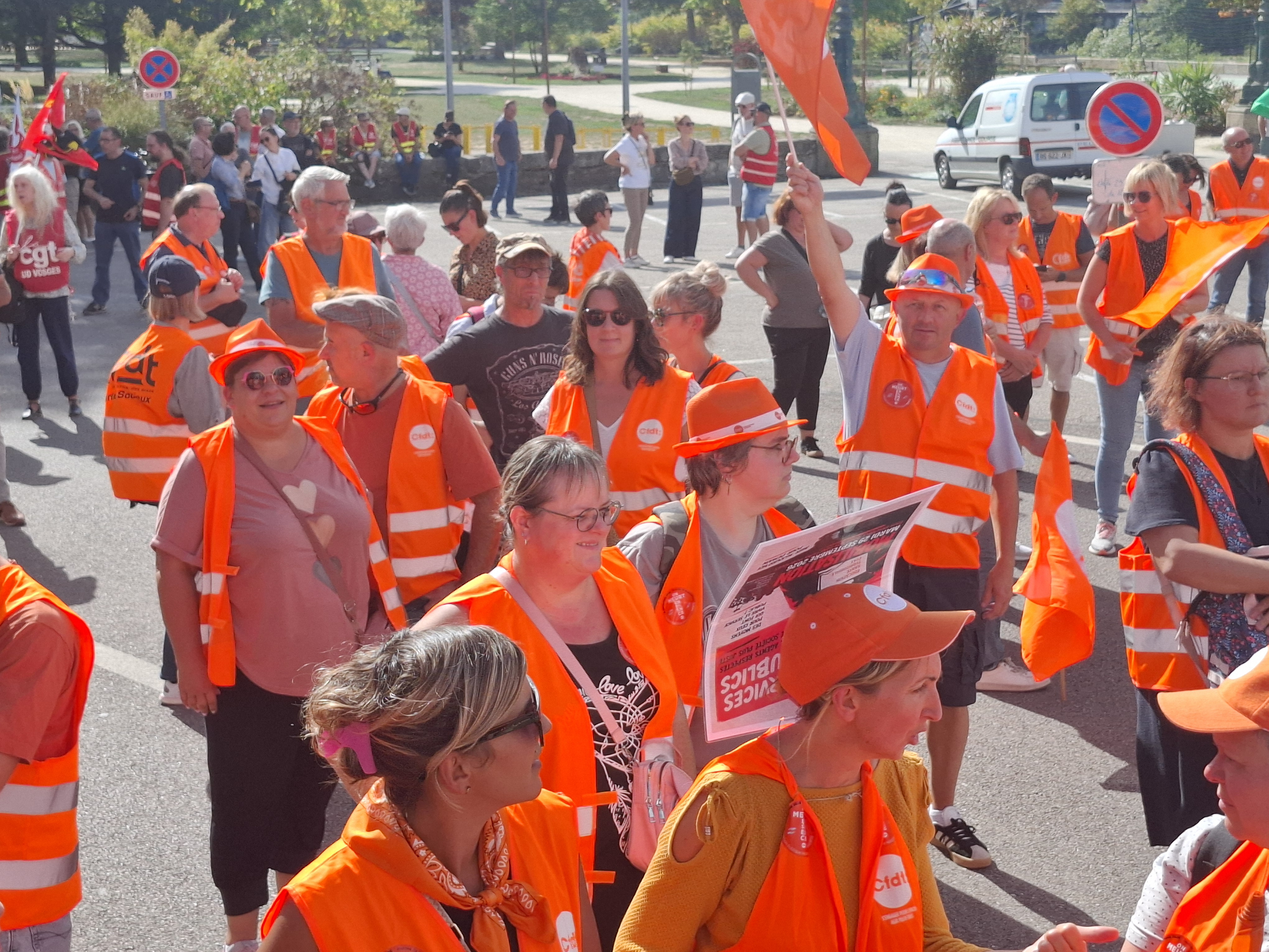 La CFDT HMV manifeste à EPINAL!